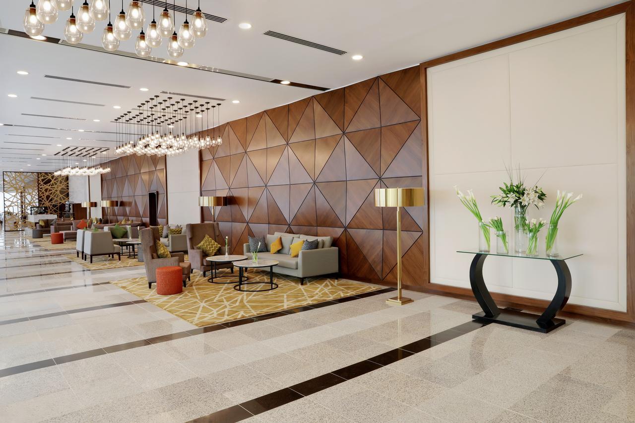 ミレニアム マディーナ エアポート ホテル エクステリア 写真 The lobby of the hotel
