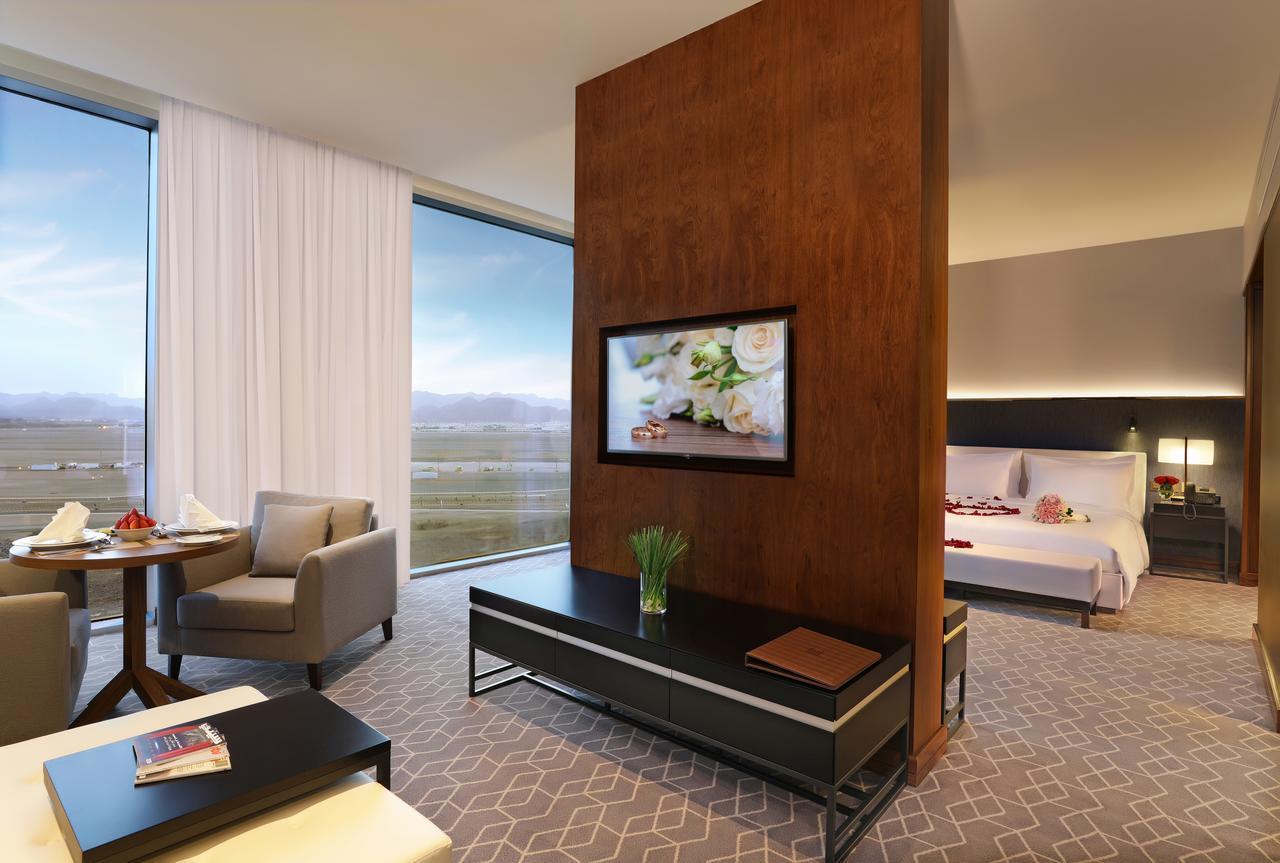 ミレニアム マディーナ エアポート ホテル エクステリア 写真 A suite at the MGM Grand