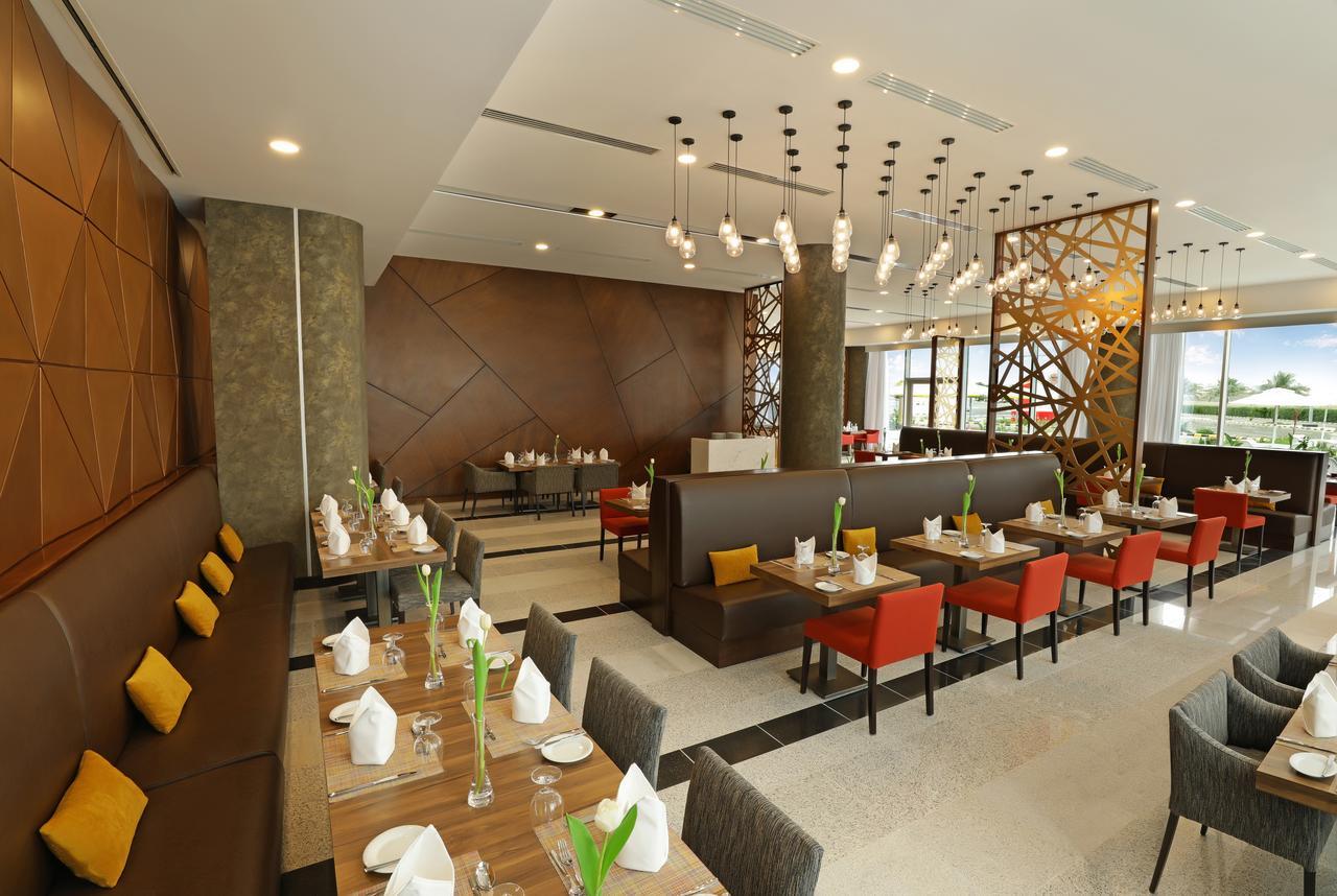 ミレニアム マディーナ エアポート ホテル エクステリア 写真 The restaurant